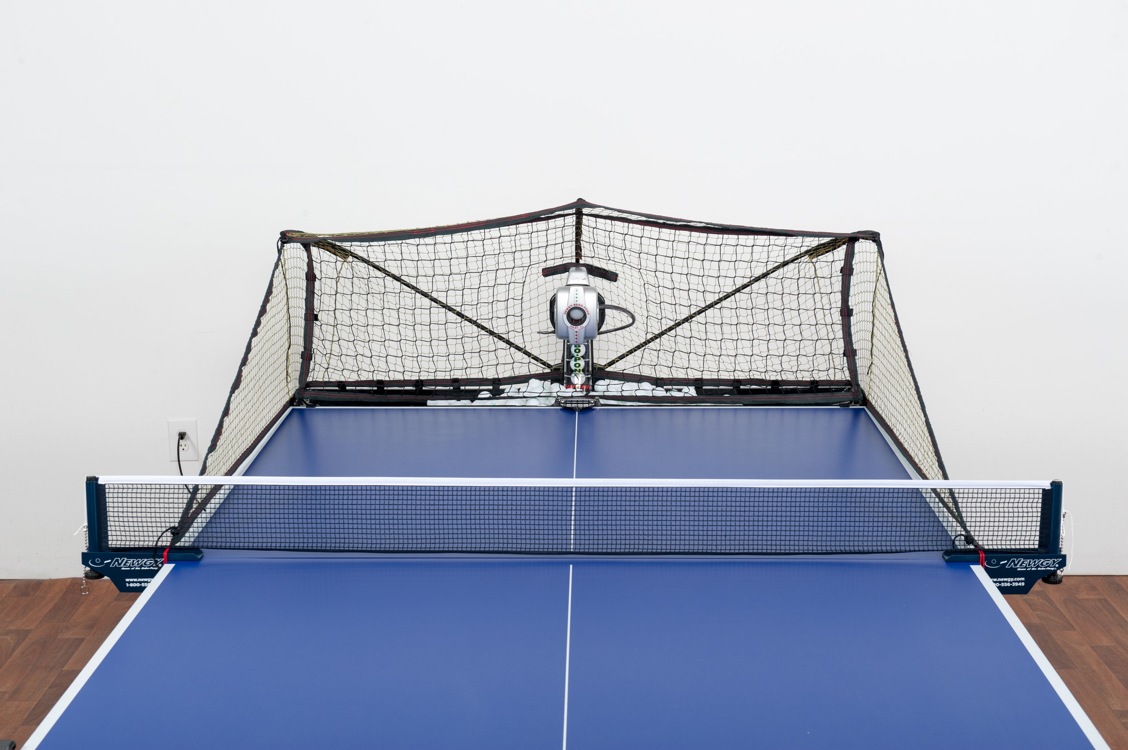 NEWGY Robopong 3050XL inkl. 72 DONIC Coach P40+ ** - Bälle