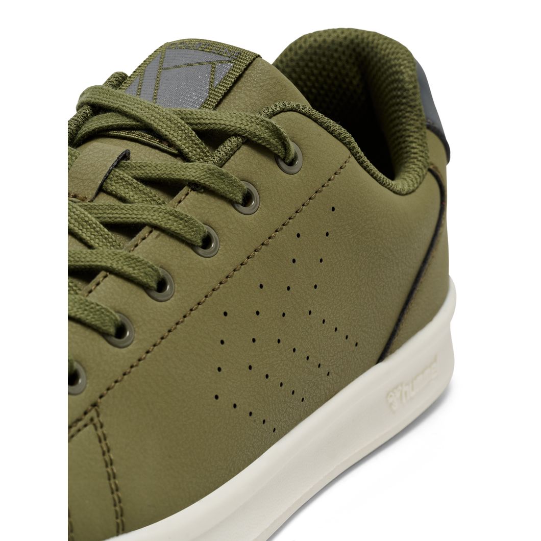 COURT LINE Sneaker