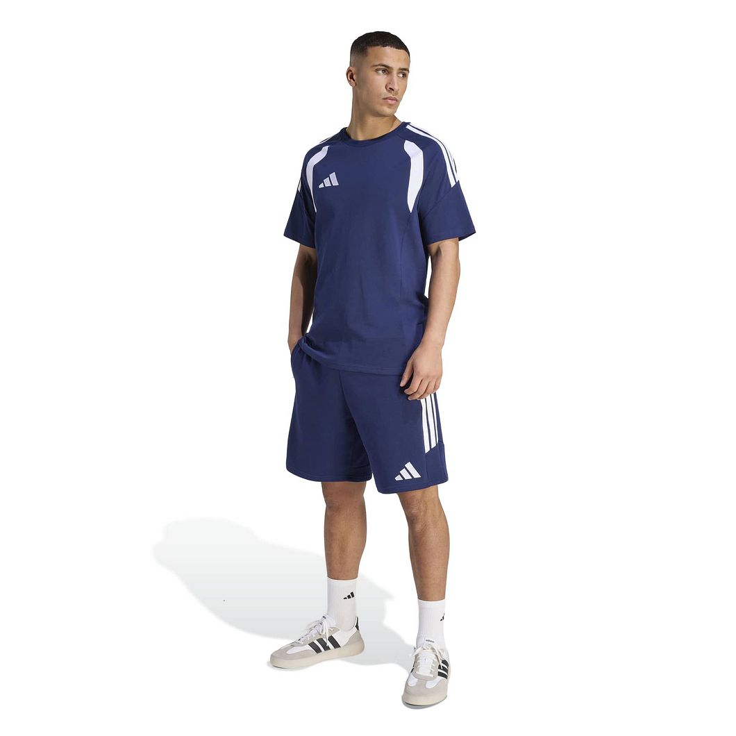 Tiro 26L Shorts