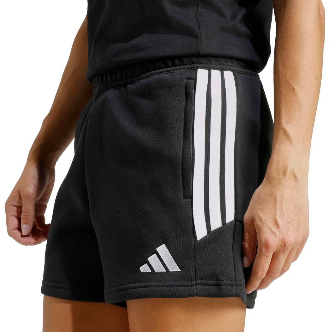 Tiro 26L Shorts Damen