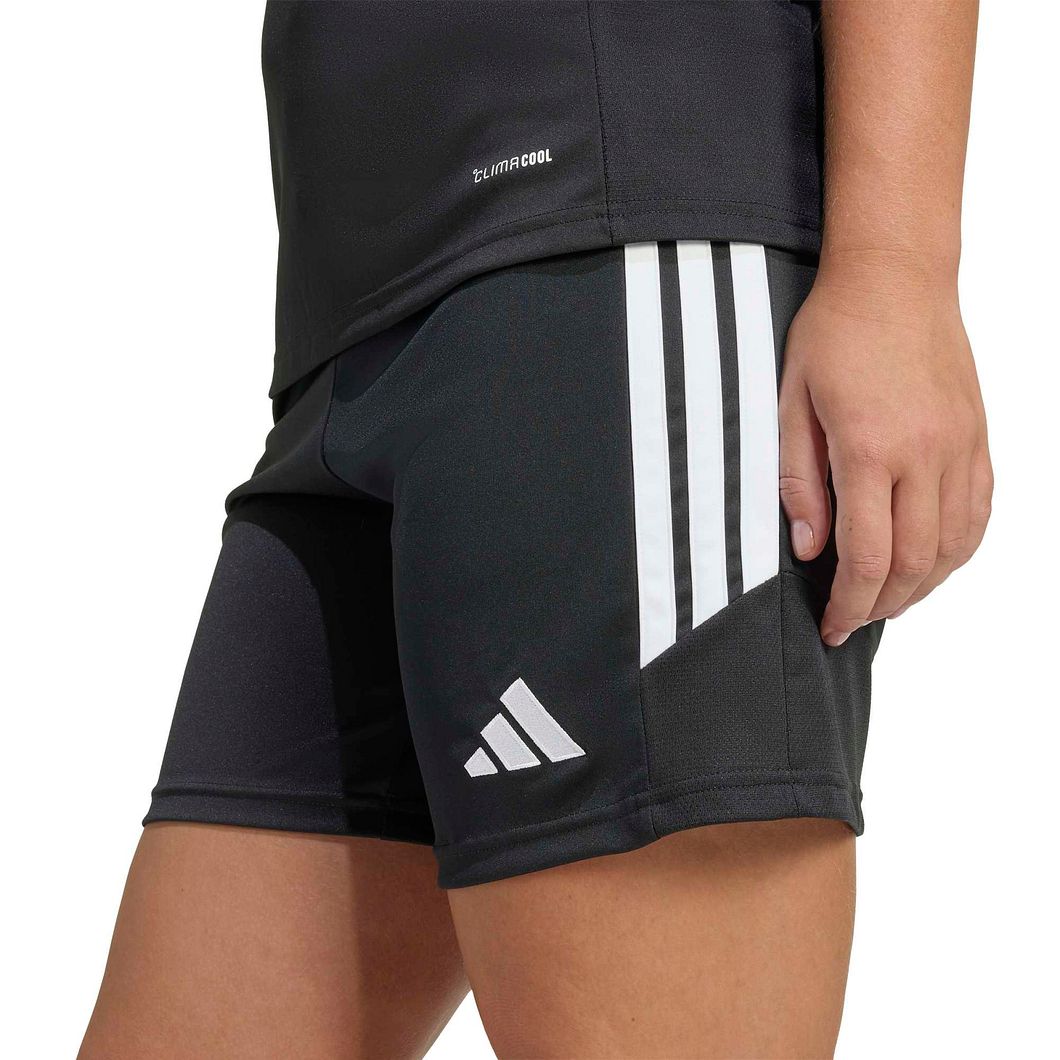 Tiro 26L Shorts Damen