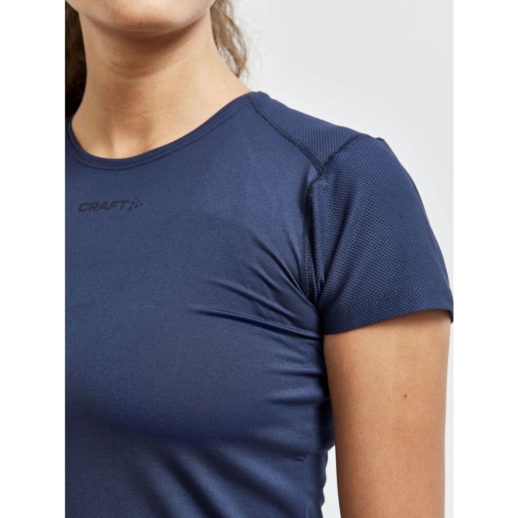 Adv Essence Slim Tee Damen