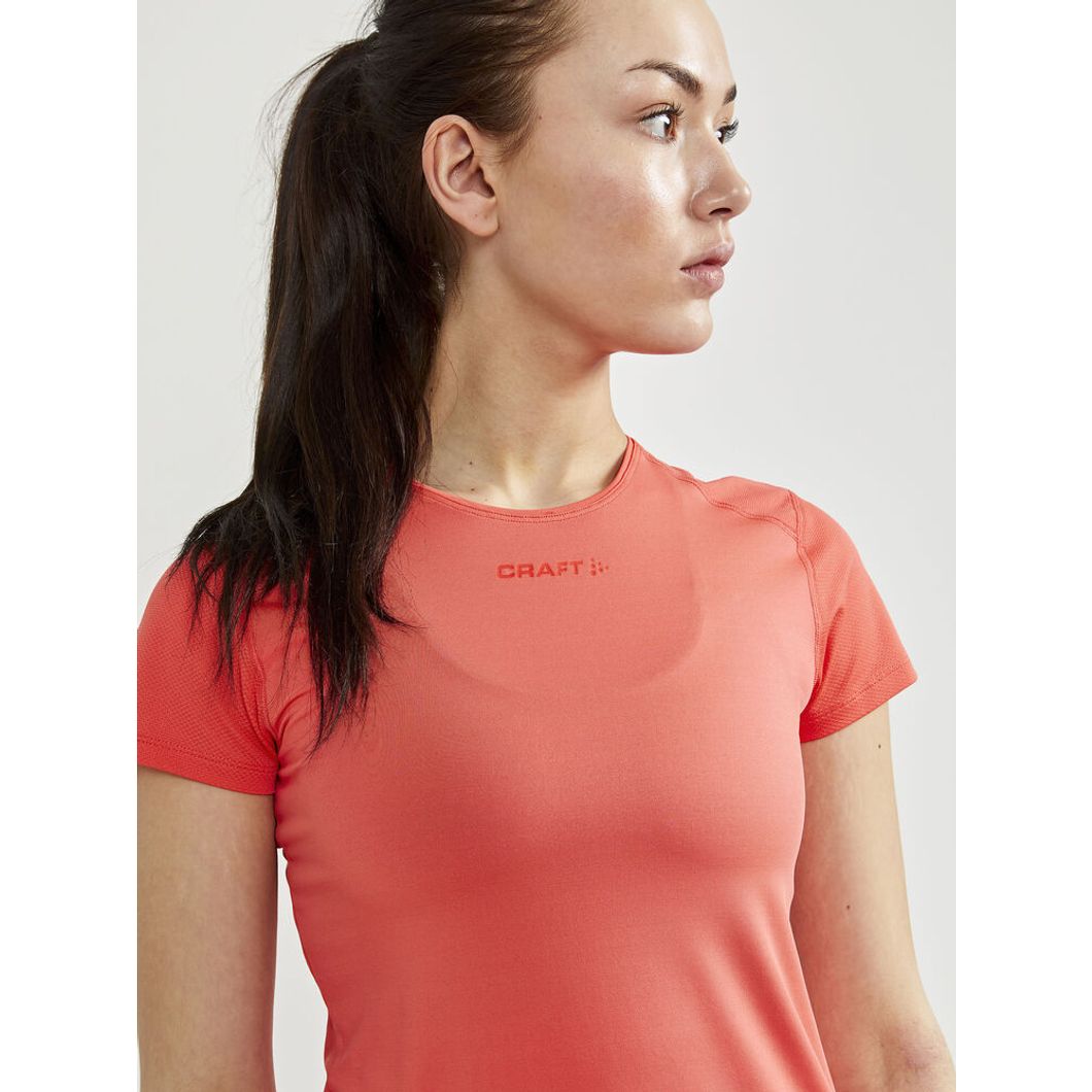 Adv Essence Slim Tee Damen