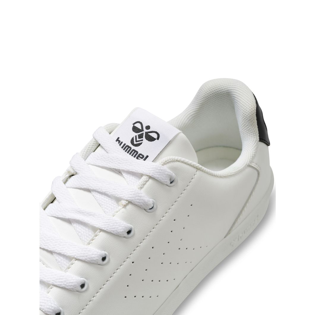 BUSAN Sneaker