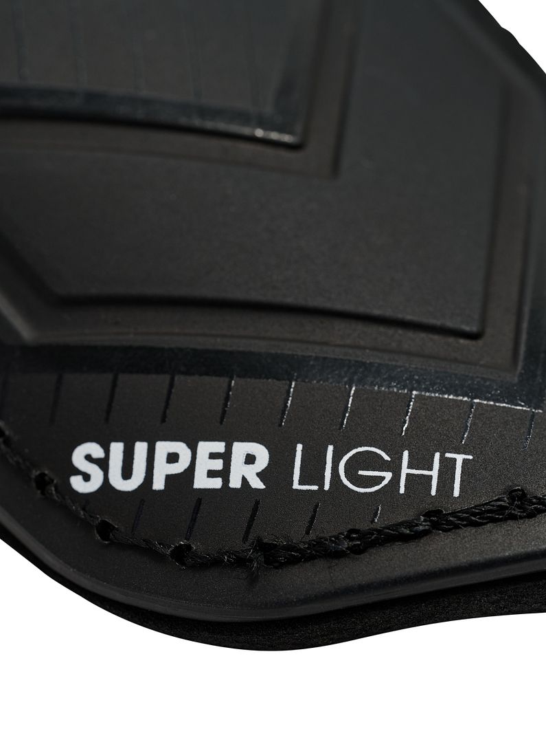 Super Light Schienbeinschoner