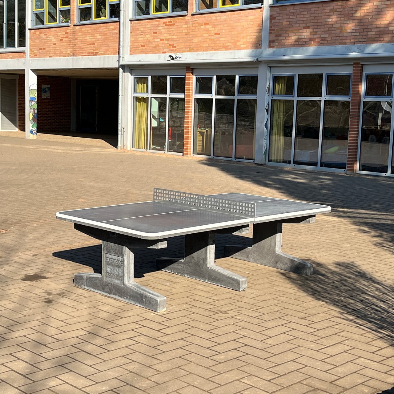 Betontisch Rock