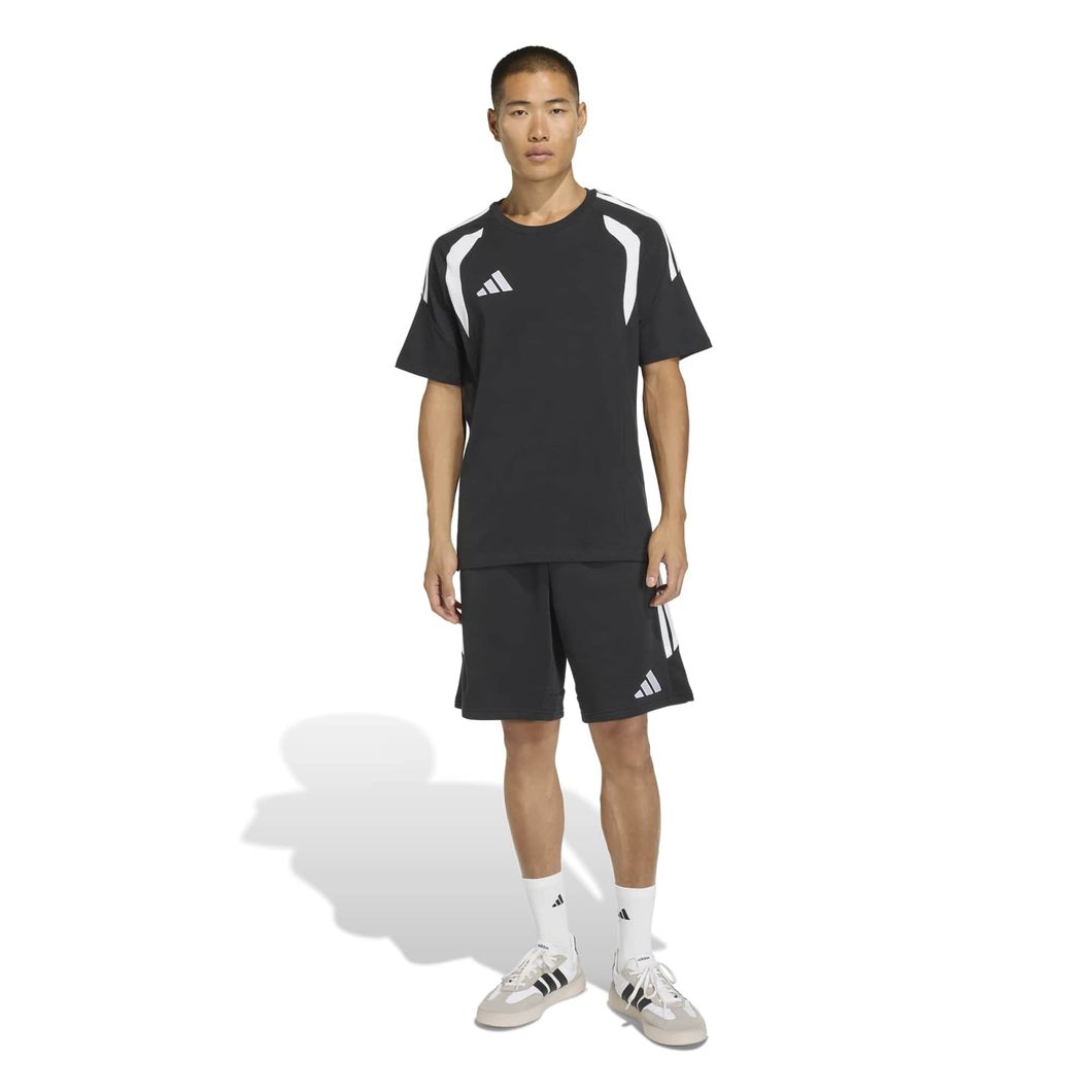Tiro 26L Shorts