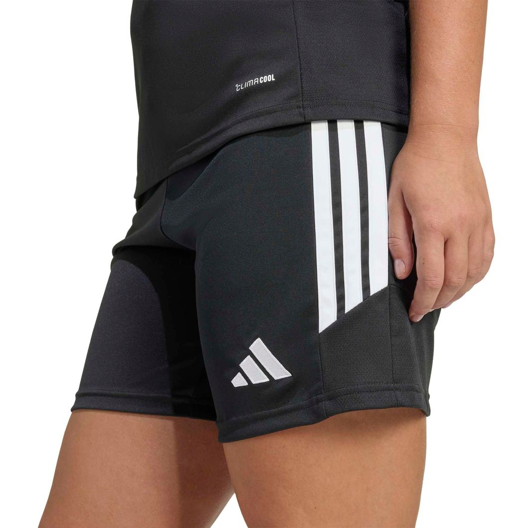 Tiro 26L Shorts Damen